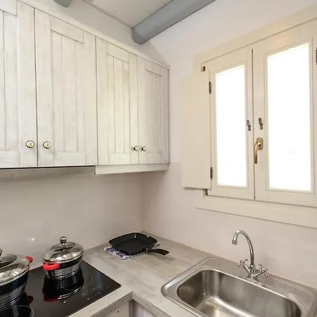 My Naxos Ii * Naxos City